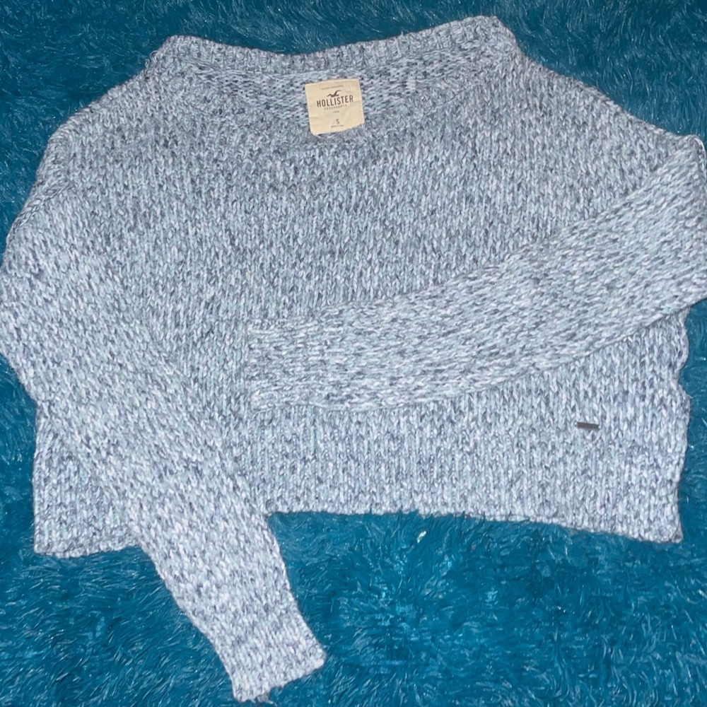 Hollister Sweater New condition size Small